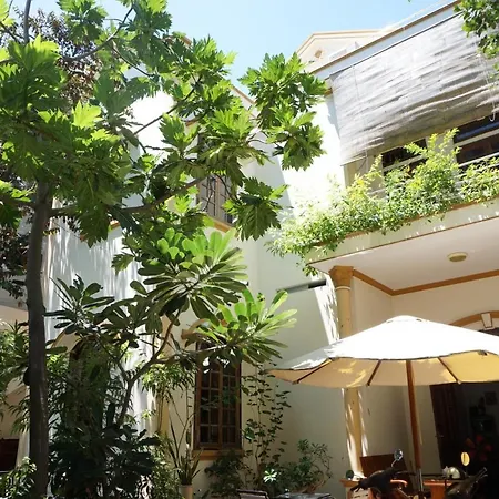 Moon House Tropical Garden - West Side 아파트